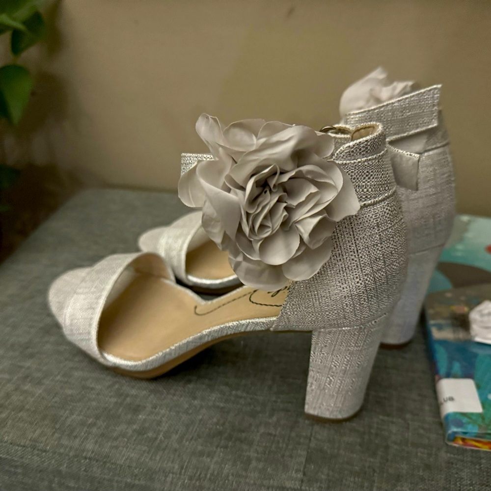 Life stride Adore Me Sandal - size 7
